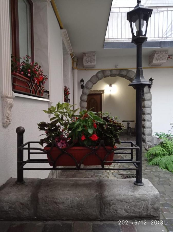 Rynok 25 Deluxe Lviv Center Apartment Luaran gambar