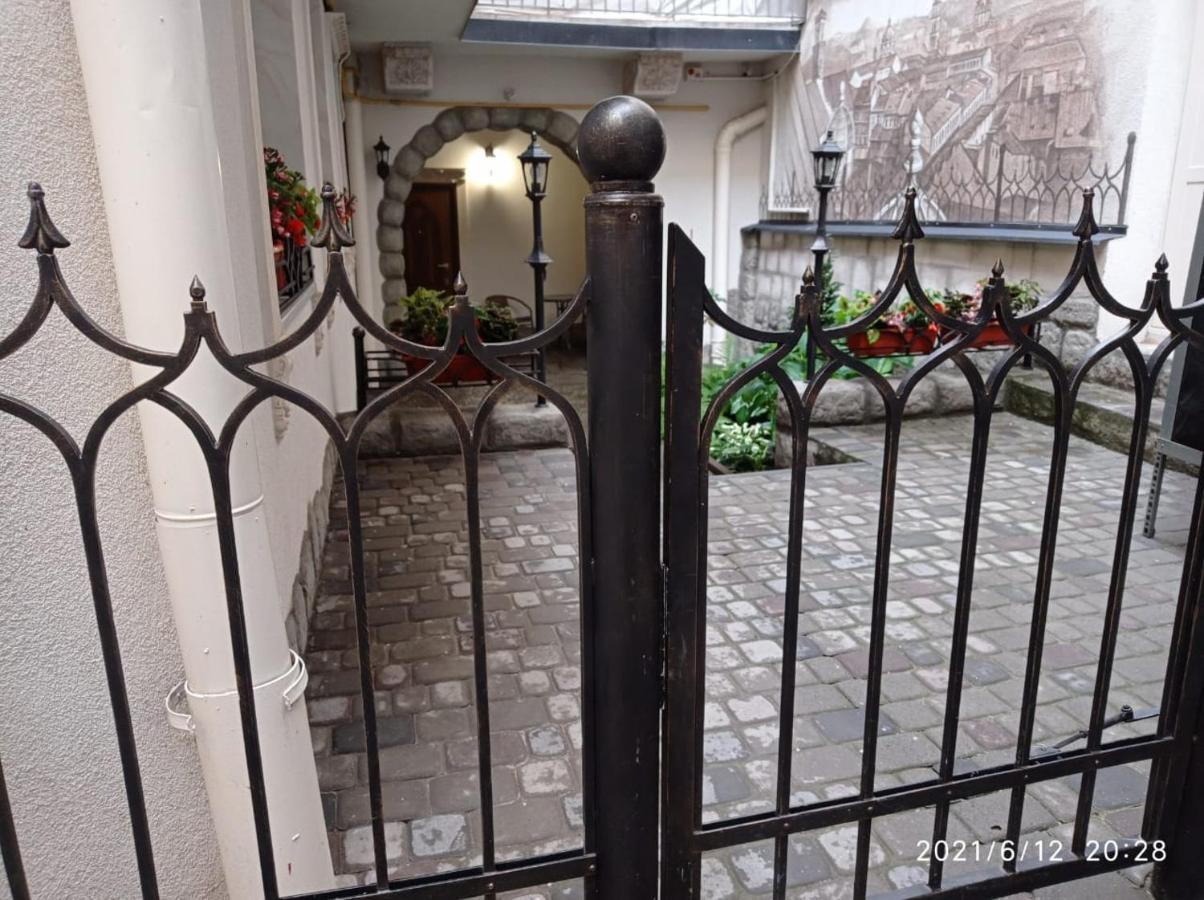 Rynok 25 Deluxe Lviv Center Apartment Luaran gambar